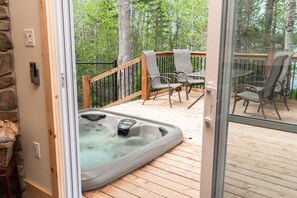 Deluxe Apartment | Private spa tub