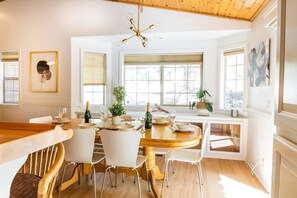 Dining - NAMU CABIN • Modern Chic Design w/ Spa & Gameroom (Big Bear Lake)