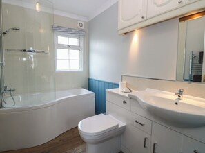 Cottage | Bathroom | Shower - Seaward (Norwich)