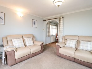 Cottage | Living room | TV - Seaward (Norwich)