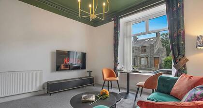 1 Bed Flat - Sleeps 2 - Parking - Wifi