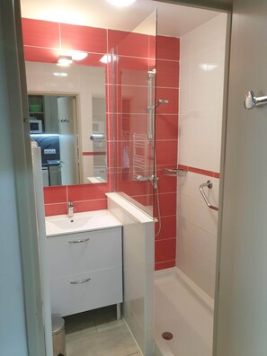 Shower - Location Residence Clubhotel Avec Piscine Pres de la mer ! (Saint-Raphaël)