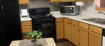 Retreat near Golf Course! Minutes from Lake Michigan! LongTerm-6 months+ Rental.