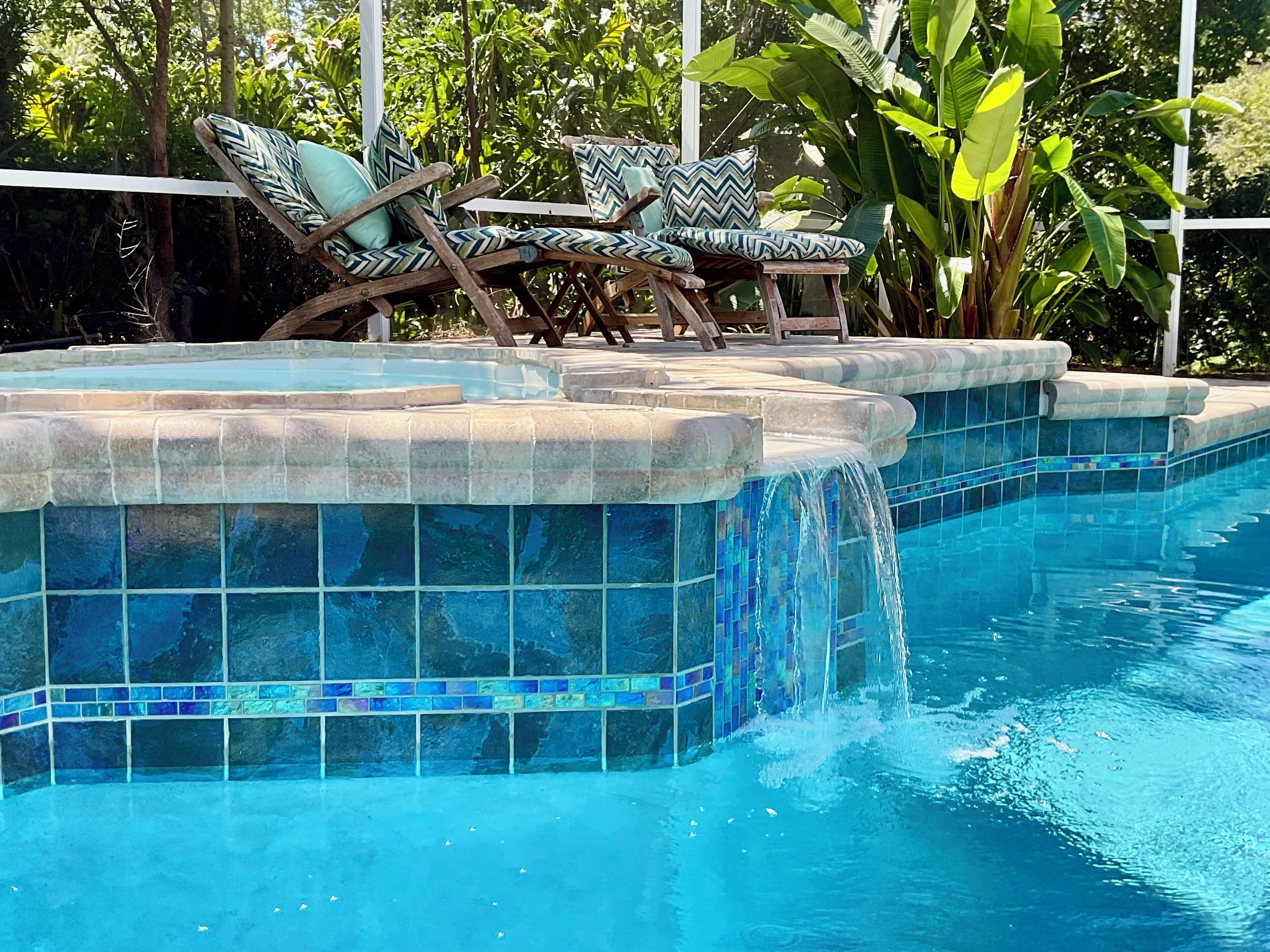 Outdoor pool, pool loungers