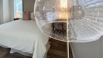 2 bedrooms, desk, free WiFi, bed sheets