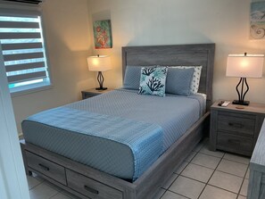 1 bedroom, iron/ironing board, WiFi, bed sheets - Private Pool & Dock (Marathon)