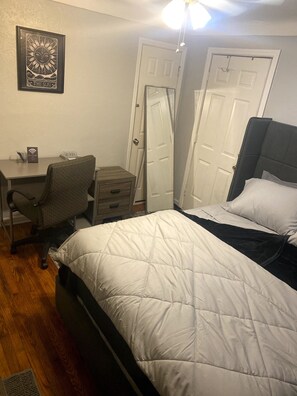 2 bedrooms, desk, iron/ironing board, free WiFi
