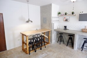 Shared fridge, microwave - The Emerald (San Juan)