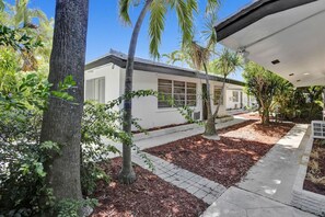 Property grounds - Nomads Nest - Prime Location w Stylish Design (Fort Lauderdale)