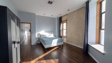 3 soverom, strykejern/-brett, wi-fi og sengetøy