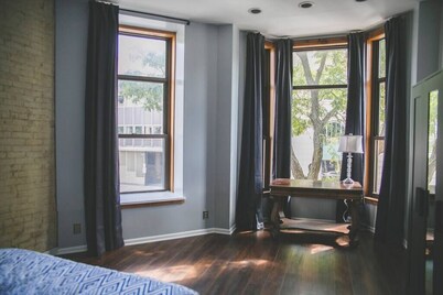 201/202- Sleep up to 14/Old World 3rd St/Fiserv Forum/