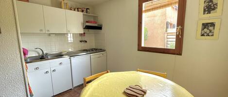 Kühlschrank, Mikrowelle, Geschirrspüler