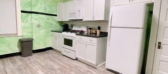 1157#2 / First floor, King bed, Free parking,