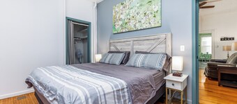 1157#2 / First floor, King bed, Free parking,