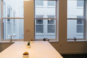 View from property - 628- 2 Bedroom condo w/ king beds/Free parking/downtown (Milwaukee)