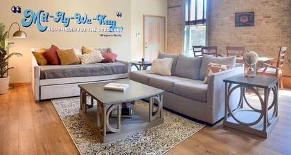 Unit C- New Big 2 King Bedroom Condo by FiservForum/3rd St