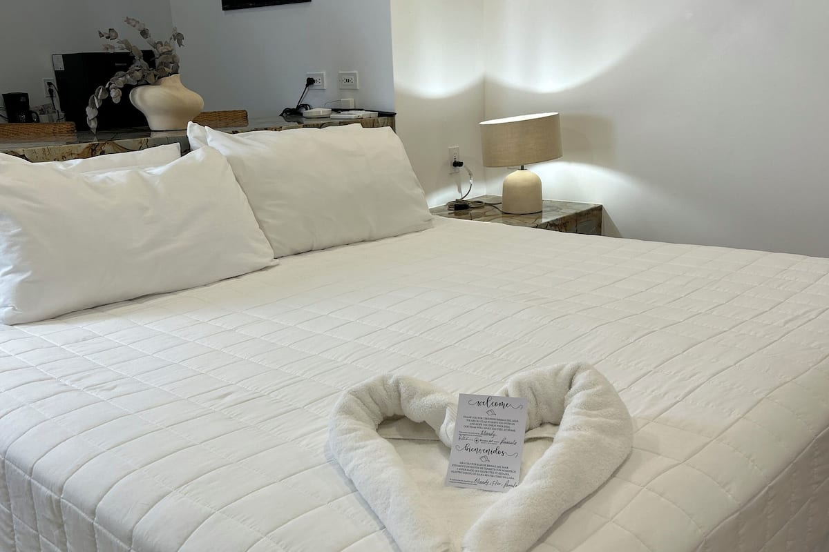 Premium Room | 1 bilik tidur, peralatan tempat tidur premium, tilam berlapik, bar mini