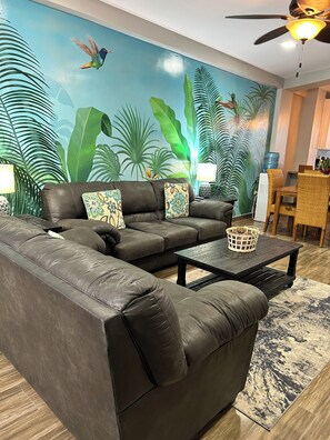Deluxe Room | Living area - Brisas Del Mar Roatan (Roatan)