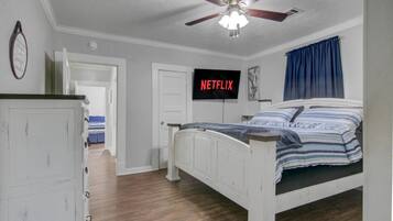 3 bedrooms, desk, iron/ironing board, WiFi