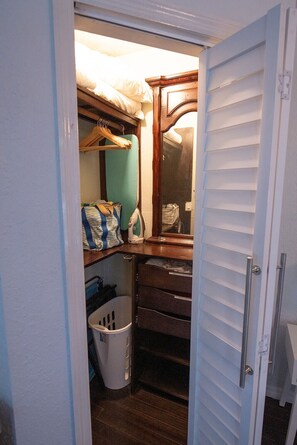 Interior - Private guesthouse - close to downtown Tampa (Tampa)