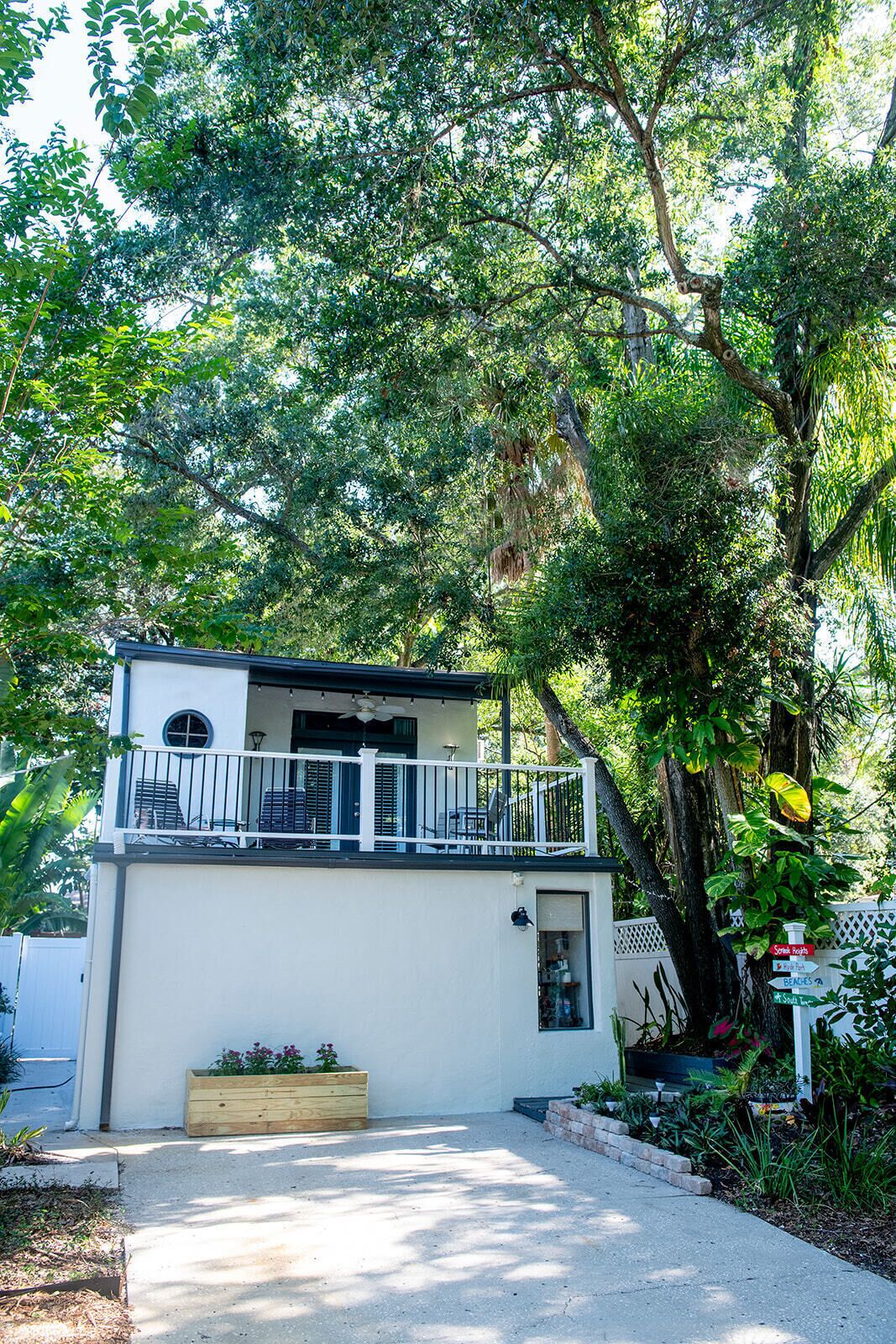 Private guesthouse - close to downtown Tampa