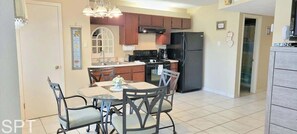 Full-sized fridge, microwave, oven, dishwasher - Neat Efficiency near Beach * Great Pool * BBQ (Gulfview I #205) by RedAwning (South Padre Island)