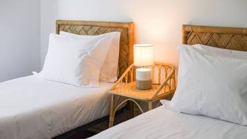 3 makuuhuonetta, silitysrauta/-lauta, vauvan matkasänky, Wi-Fi