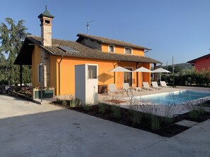 Piscine extérieure