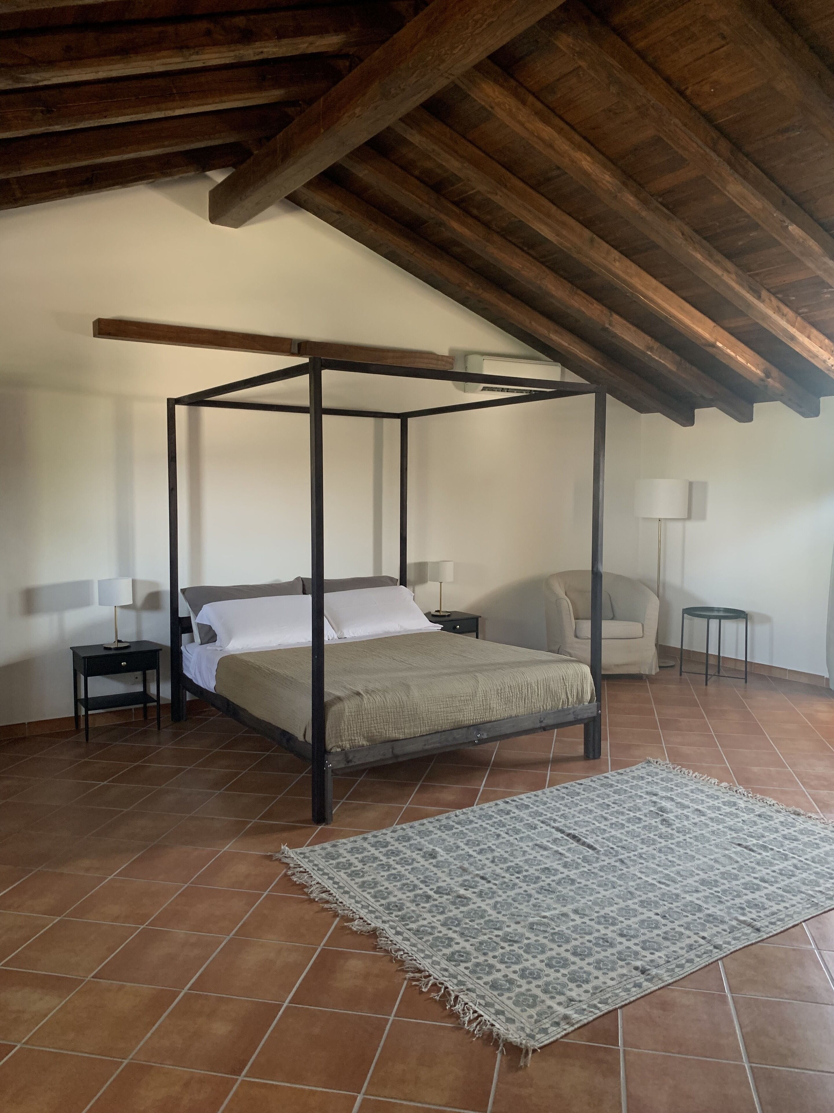 4 camere, ferro/asse da stiro, Wi-Fi, lenzuola