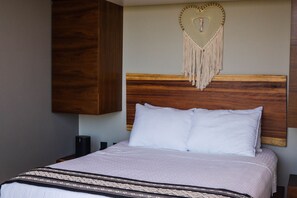 3 عدّة غرف نوم ومكواة/لوح كي وواي فاي مجانًا وملاءات أسرّة