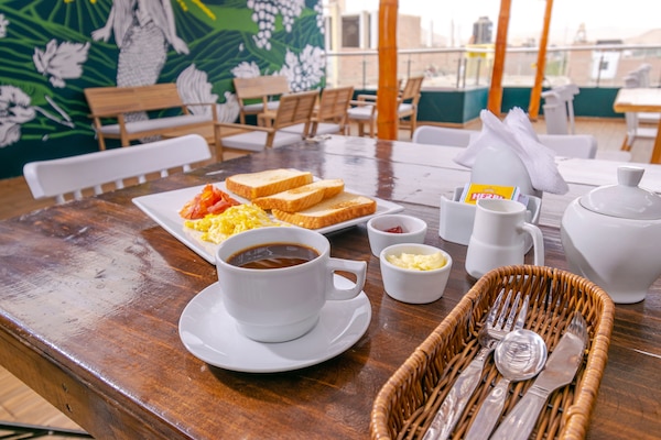 Desayuno continental incluido todos los días