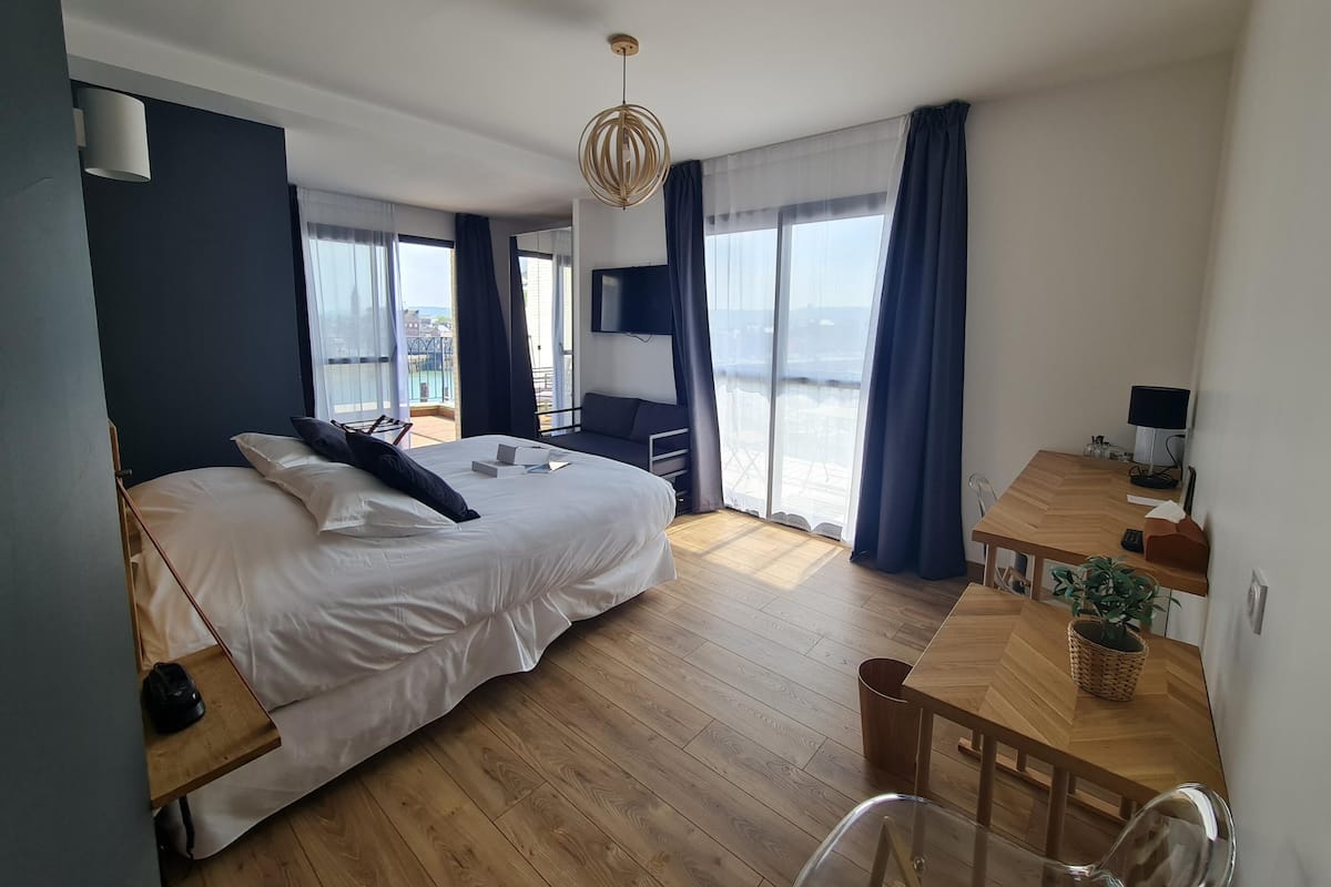 Superior Room, Terrace | Premium bedding, pillowtop beds, minibar, in-room safe