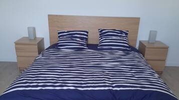 2 bedrooms, desk, iron/ironing board, travel crib