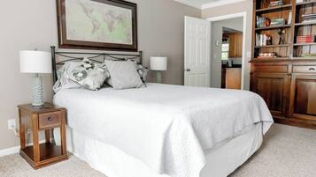 Schreibtisch, Bügeleisen/Bügelbrett, kostenloses WLAN, Bettwäsche