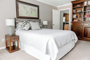 Schreibtisch, Bügeleisen/Bügelbrett, kostenloses WLAN, Bettwäsche