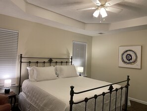 3 habitaciones, escritorio, wifi gratis y ropa de cama 