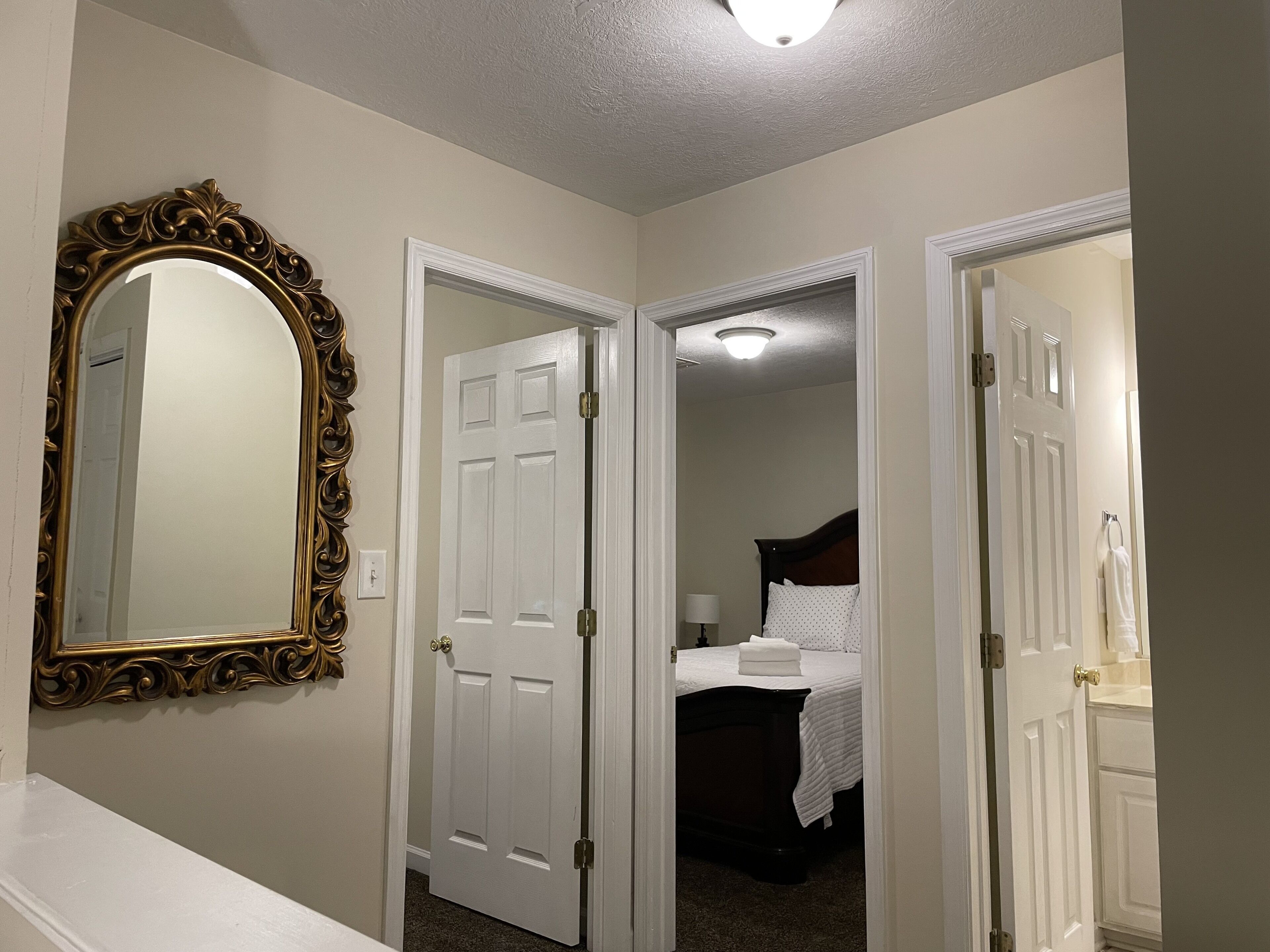 3 bedrooms, desk, free WiFi, bed sheets
