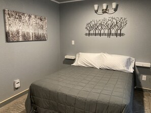 1 bedroom, free WiFi, bed sheets