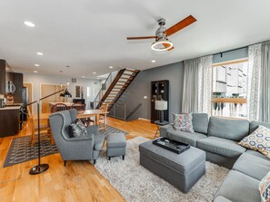 Smart TV, computer monitors