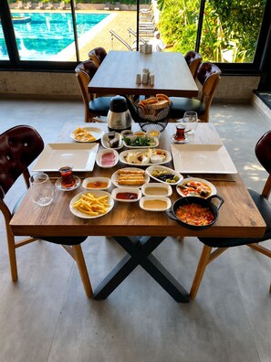 Desayuno a la carta incluido todos los días