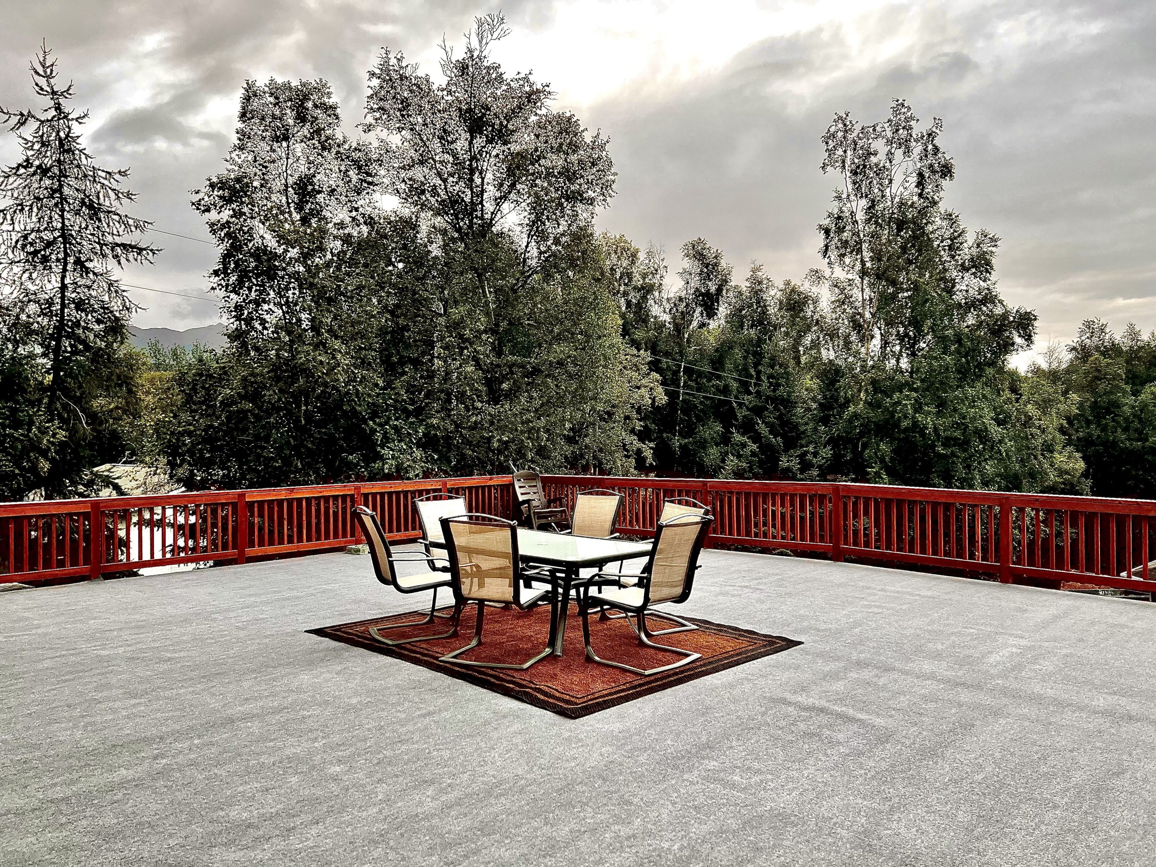 2 Bedrooms, Sleeps 6-8 with private deck, gym and game room. Near the trails. 