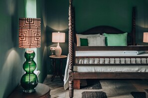 Desk, blackout curtains, free WiFi, bed sheets - Kura Botanica Hotel (Willemstad)
