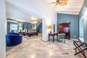 Superior Junior Suite | 1 bedroom, desk, blackout drapes, free WiFi