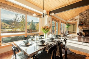 Dining - Central Location: Hot Tub & Free Shuttle, Luxury Townhome! Deer Valley Bristlecone 202 (Park City)