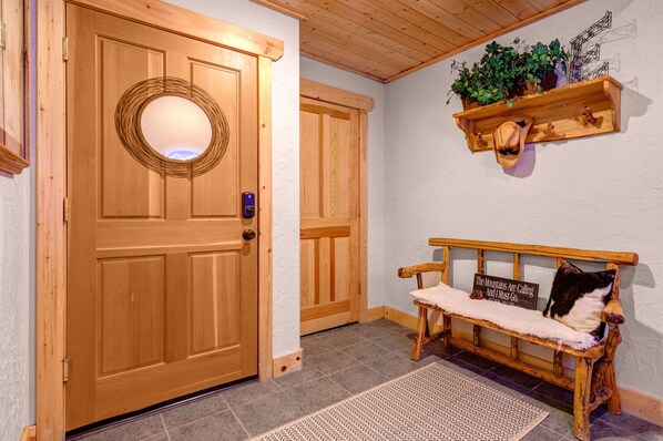 Interior - Central Location: Hot Tub & Free Shuttle, Luxury Townhome! Deer Valley Bristlecone 202 (Park City)