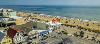 First floor 2br 2ba, balcony, pool, grill, pavilion, 1 block from Rehoboth Ave