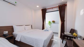 Standard Double Room | Desk, laptop workspace, blackout drapes, free WiFi