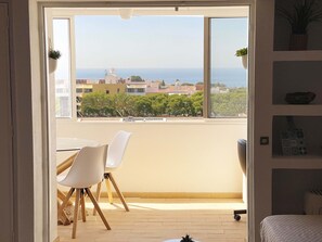 Interior - Panoramic Seaview - 2 Bedroom, Main Ave, 15 Min. Walk Beach, Workspace (Albufeira)