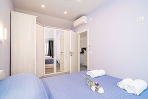 1 chambre, fer et planche à repasser, Wi-Fi, draps fournis