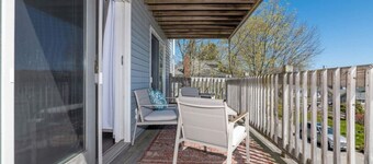 2BR Condo + Ocean Views in Downtown SW [Seaglass]
